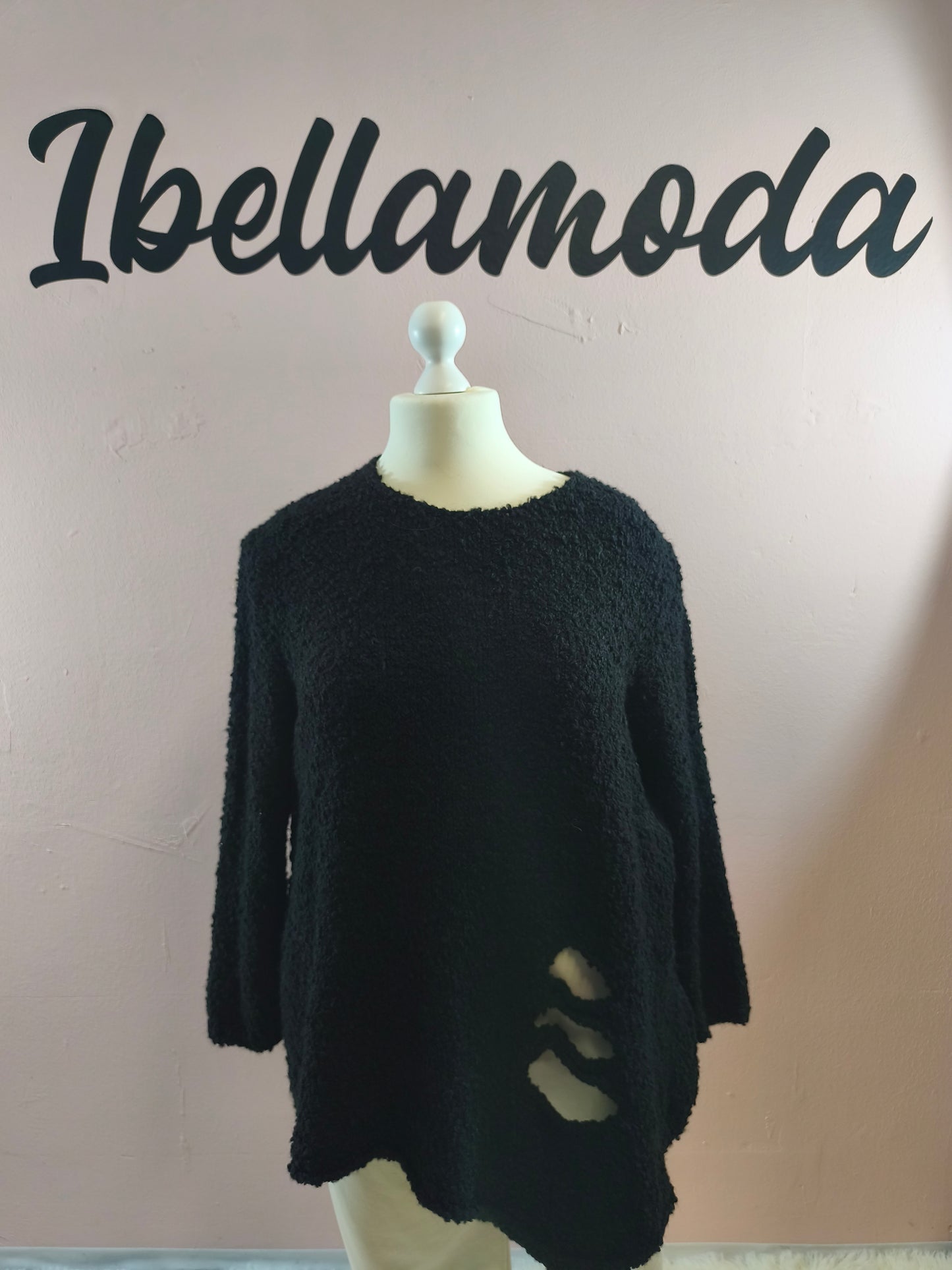 Bouclé Pullover Cutout